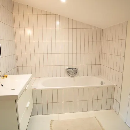 Bright House With Terrace In Tatil Evi Bordeaux