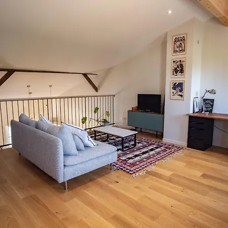 Bright House With Terrace In Tatil Evi Bordeaux
